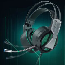 Słuchawki BlitzWolf BW-GH1 na uszach gracza – komfortowa i regulowana konstrukcja