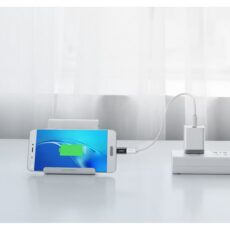 Podłączenie przewodu przez adapter micro do usb c