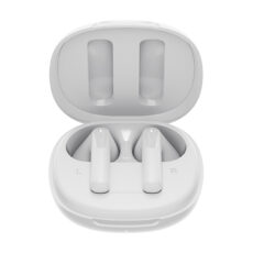 Białe słuchawki w etui marki QCY model HT13