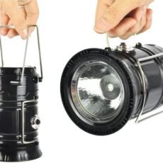 Retoo M014A latarnia kempingowa LED – dwa tryby świecenia: lampka 360 stopni i latarka kierunkowa widok porównawczy trzymana w dłoni