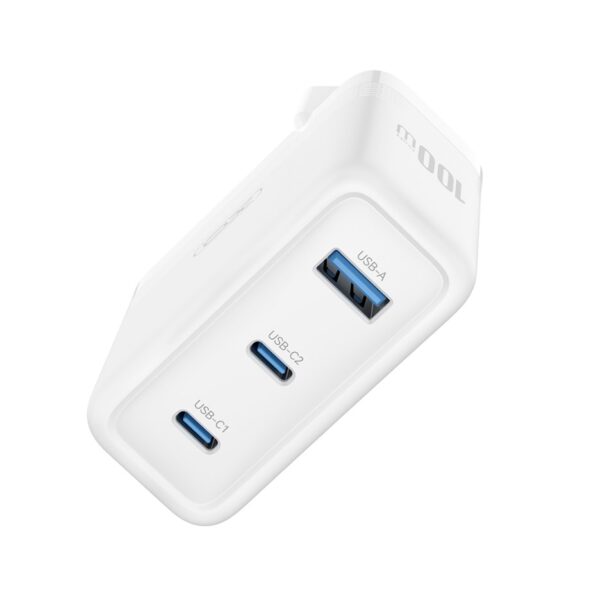 XO CE35 100W GaN — panel portów Panel portów ładowarki XO CE35 — dwa USB-C Power Delivery i jeden USB-A Quick Charge