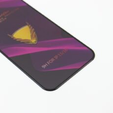 Zbliżenie na szkło hartowane Apple iPhone 16 Pro / 17 Full Cover 9H z zaokrąglonymi krawędziami