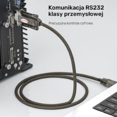 Przewód szeregowy Unitek Y-1105D podłączony do komputera przemysłowego oraz laptopa – stabilna komunikacja RS232 klasy przemysłowej.
