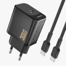 Czarna ładowarka sieciowa Dudao 30W GaN z portem USB-C i czarnym kablem w oplocie.