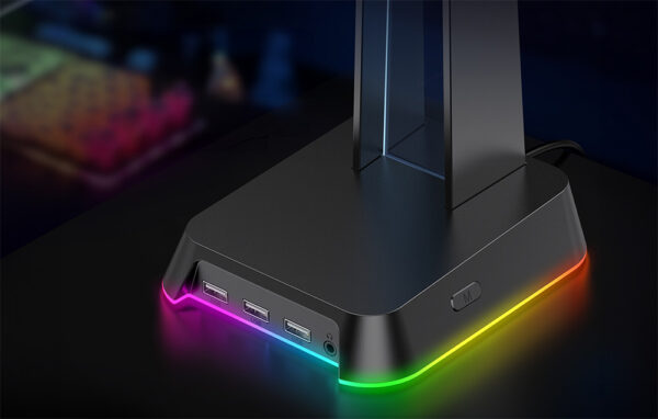 Podstawa stojaka ONIKUMA ST-2 z bliska – 3 porty USB, gniazdo jack 3,5 mm i pasek RGB