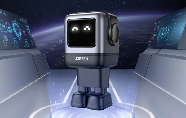 Ładowarka UGREEN Nexode RG jako robot w scenerii statku kosmicznego – wizualizacja promocyjna producenta