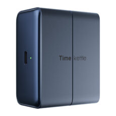 Zamknięte etui ładujące Timekettle W4 z portem USB-C i diodą stanu naładowania